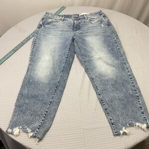 Mid-rise Stonewash Distressed Raw hem Cropped Jeans sze14